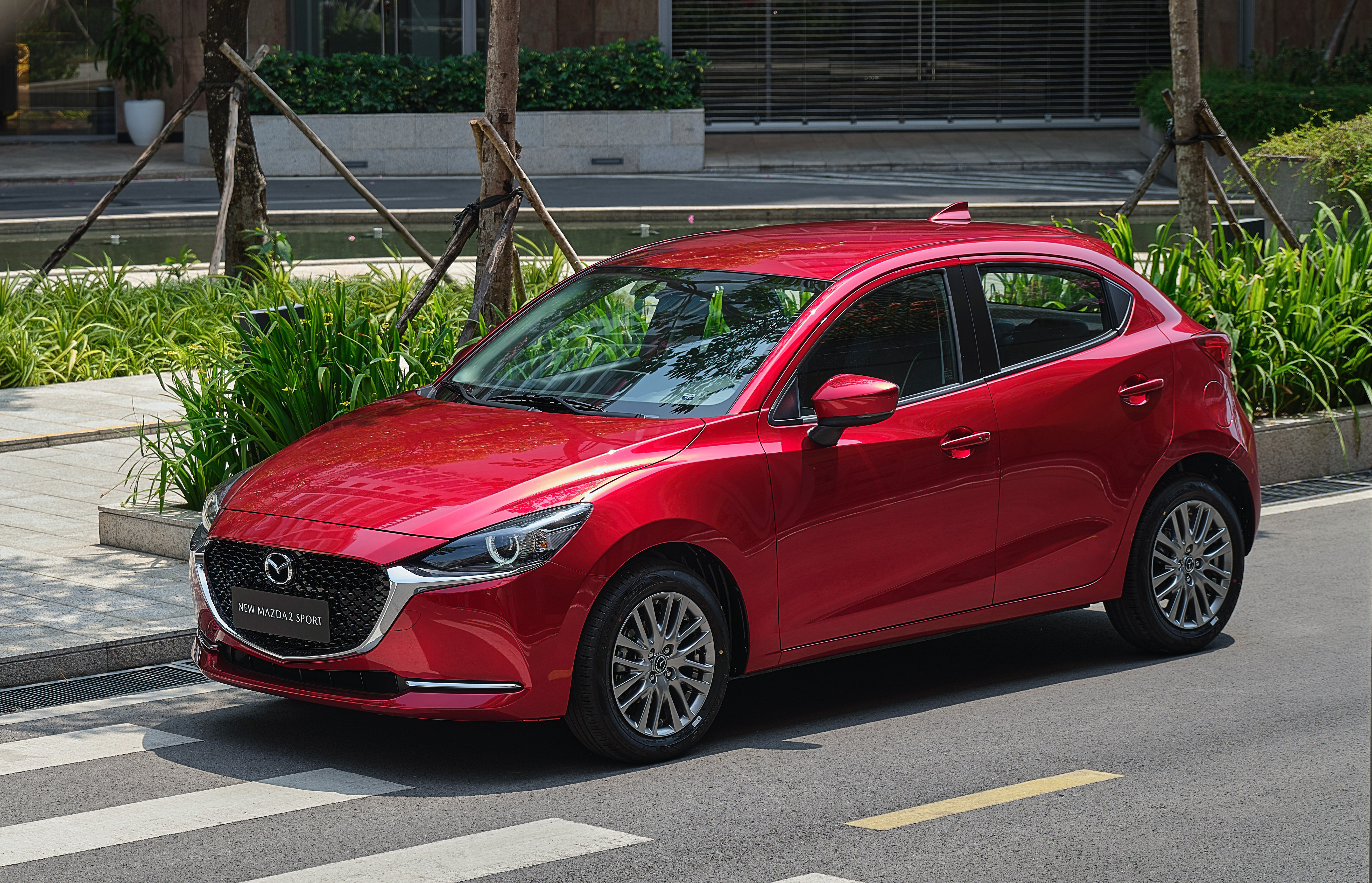 MAZDA2